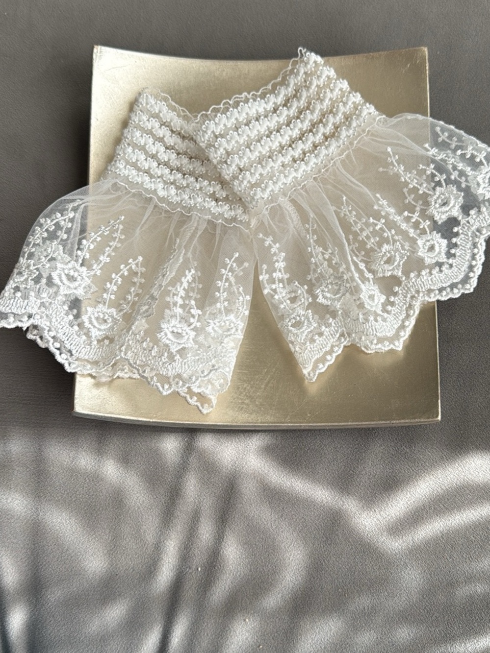 Delicate White Lace Sleeve Extenders NEW Ruffles
